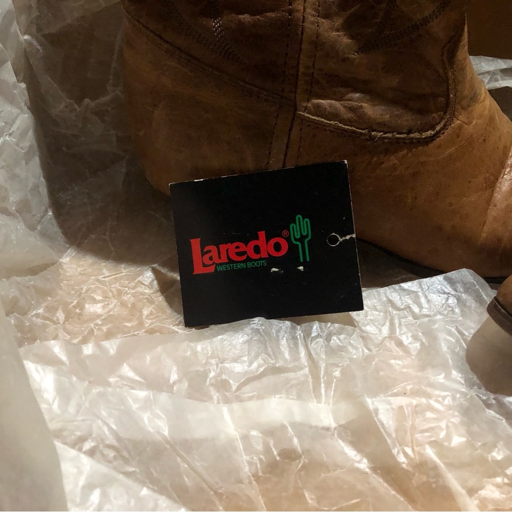 Vintage Laredo cowboy boots with a cowboy hat - Picture 2 of 12